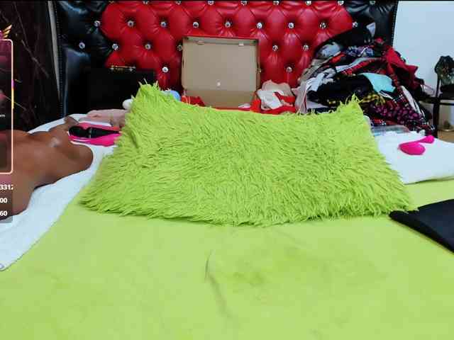 sweetslaveank bongacams live cam model