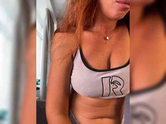 -wowFox- bongacams live cam model