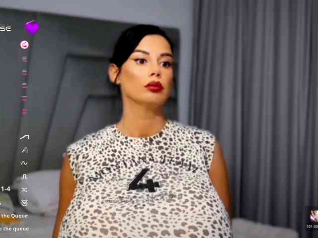 LinettAbsolut bongacams live cam model