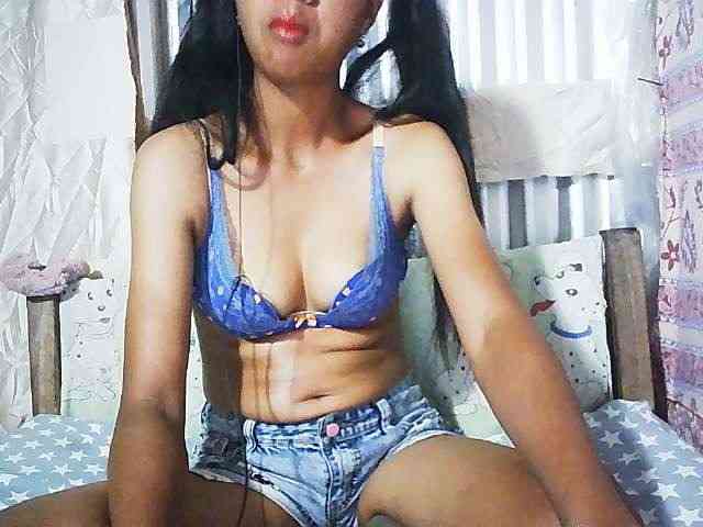 Ginahhot bongacams live cam model