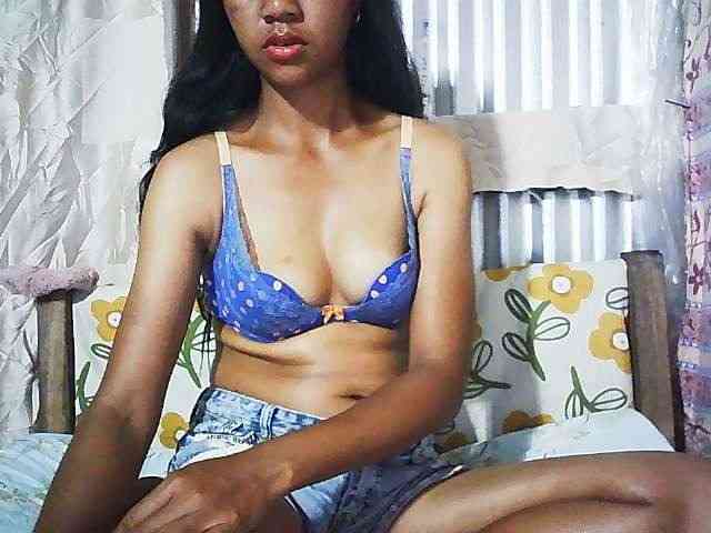 Ginahhot bongacams live cam model