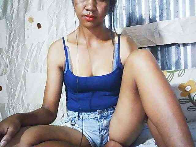 Ginahhot bongacams live cam model