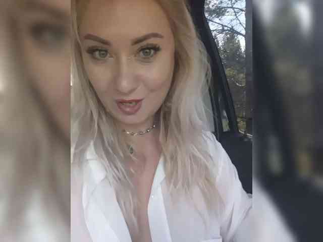 MurkaLux bongacams live cam model