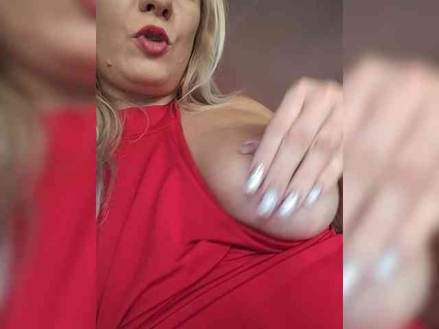 MurkaLux bongacams live cam model