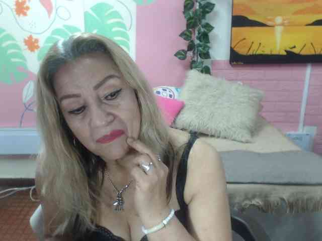 valeria-sexy bongacams live cam model