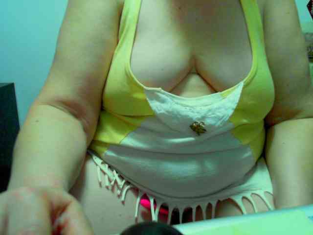 Vyka-Vyka bongacams live cam model
