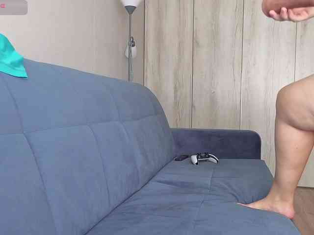 Milaa1998 bongacams live cam model