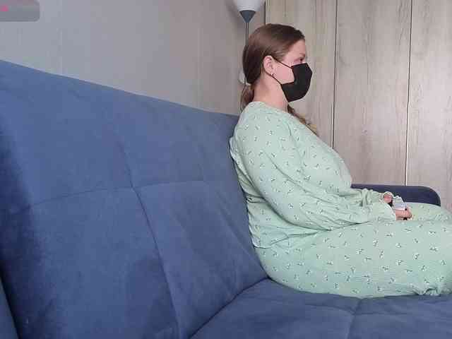 Milaa1998 bongacams live cam model
