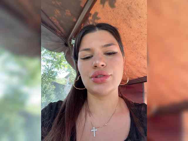 -MaybeBaby- bongacams live cam model