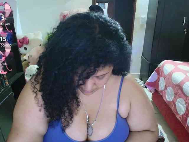 PandoraDreams bongacams live cam model