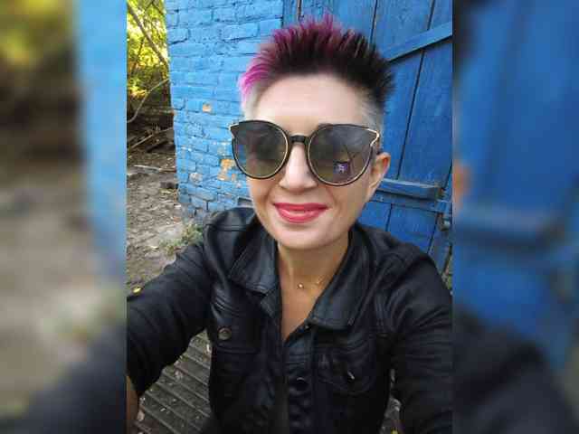 BUSINKA-25 bongacams live cam model