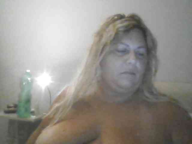 sexydeby bongacams live cam model