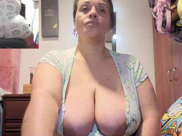 zoedoll bongacams live cam model