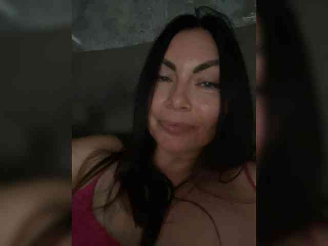 Katerinagreiz bongacams live cam model