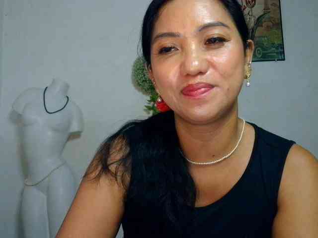 jennahshampoo bongacams live cam model