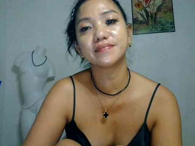 jennahshampoo bongacams live cam model