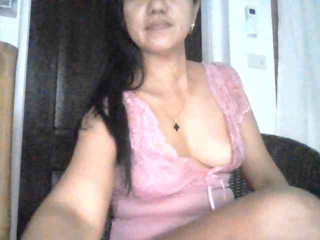jennahshampoo bongacams live cam model