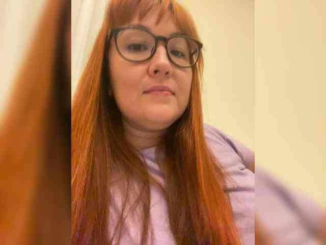 Fox-Lisa bongacams live cam model