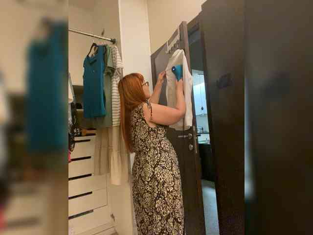 Fox-Lisa bongacams live cam model