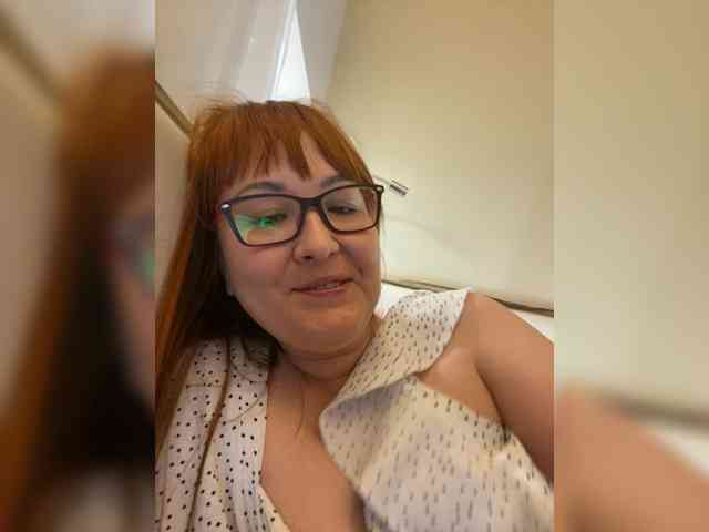 Fox-Lisa bongacams live cam model