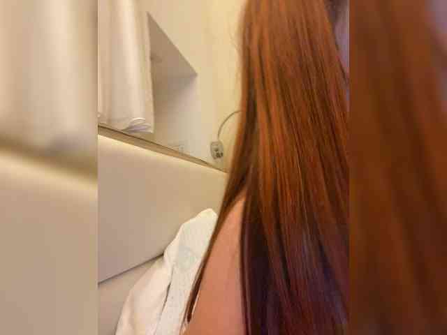 Fox-Lisa bongacams live cam model