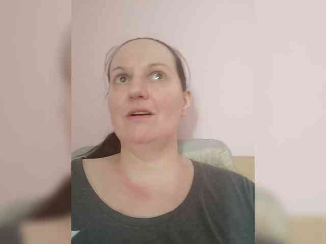 LadyAlma bongacams live cam model