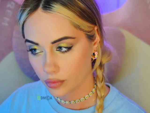 000--- bongacams live cam model
