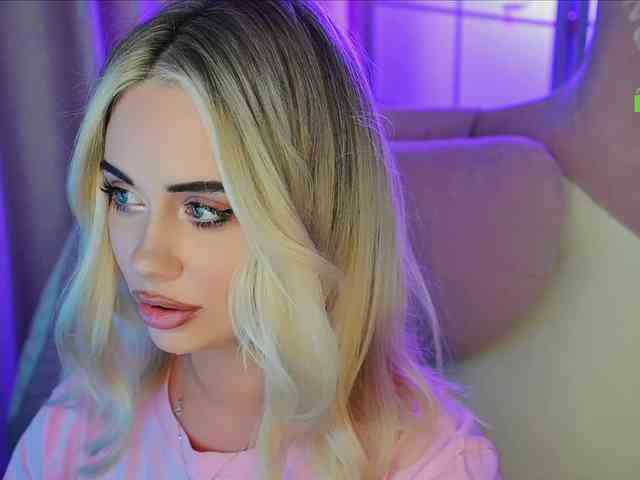 00-00- bongacams live cam model
