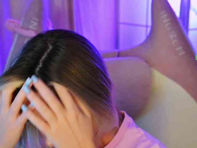 000--- bongacams live cam model