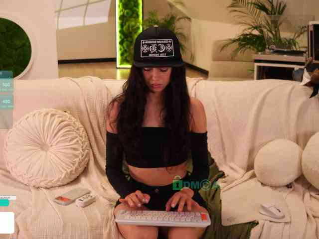 Taanni bongacams live cam model