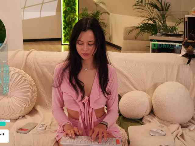 Taanni bongacams live cam model