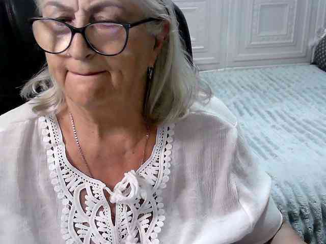 LolkaAlyss bongacams live cam model