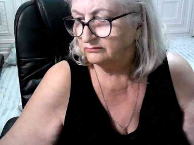 LolkaAlyss bongacams live cam model