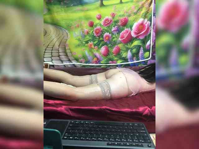 wettt12910 bongacams live cam model