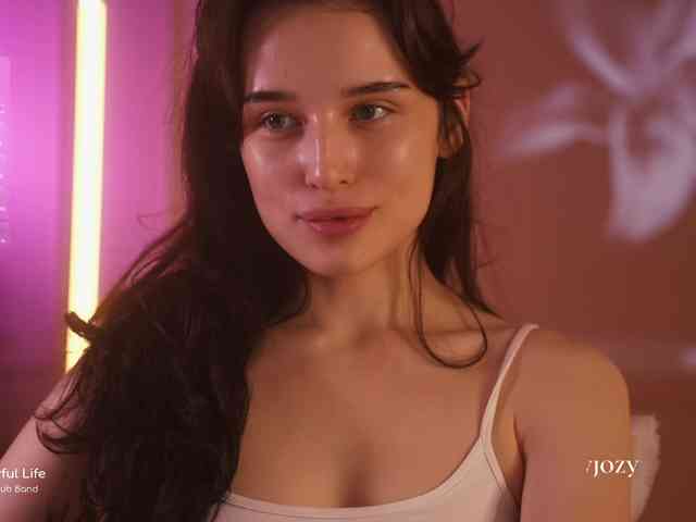 hor-neyJ0zy bongacams live cam model