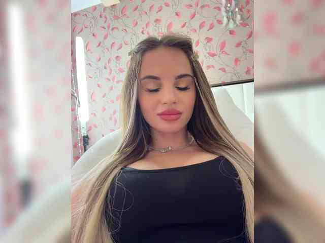 LedyMiya bongacams live cam model