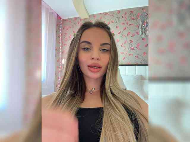 LedyMiya bongacams live cam model