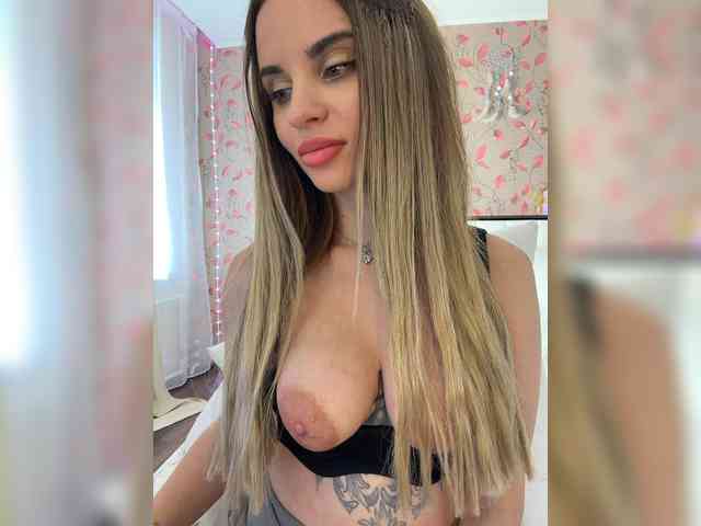 LedyMiya bongacams live cam model