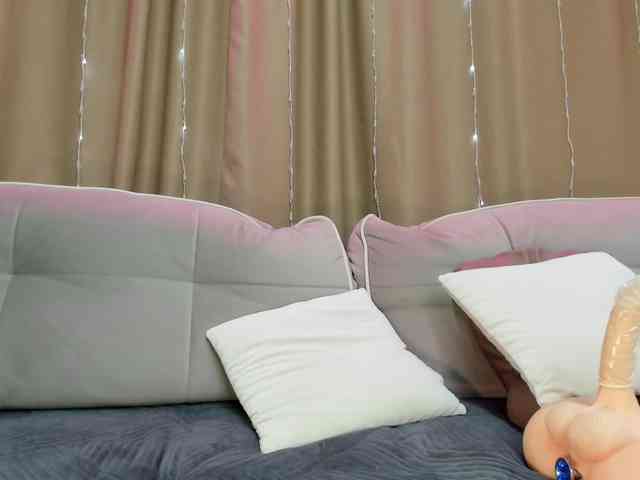EditaMilf bongacams live cam model