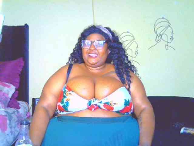 BellyGoddess bongacams live cam model