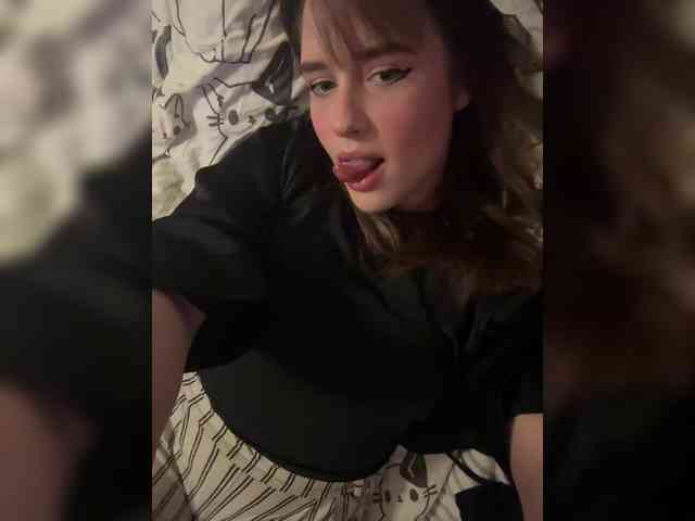 layla-x bongacams live cam model