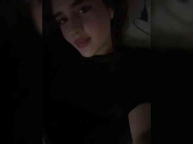 layla-x bongacams live cam model
