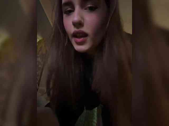 layla-x bongacams live cam model