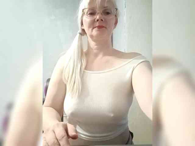 Sweetie454 bongacams live cam model