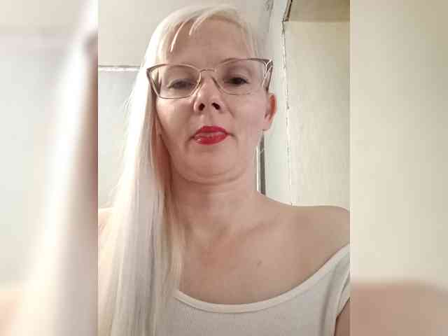 Sweetie454 bongacams live cam model