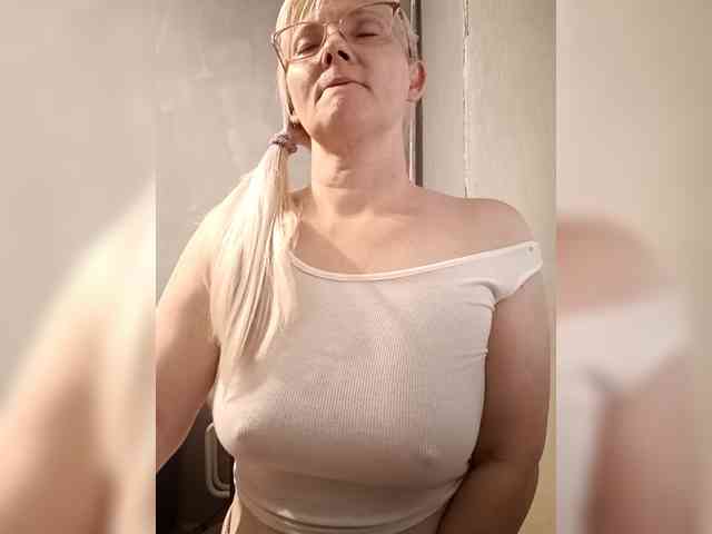 Sweetie454 bongacams live cam model
