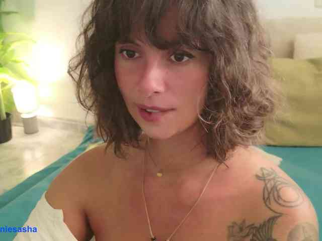 SweetLilLulu bongacams live cam model