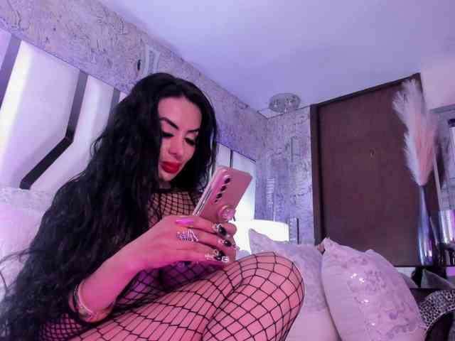 Valeriajade bongacams live cam model
