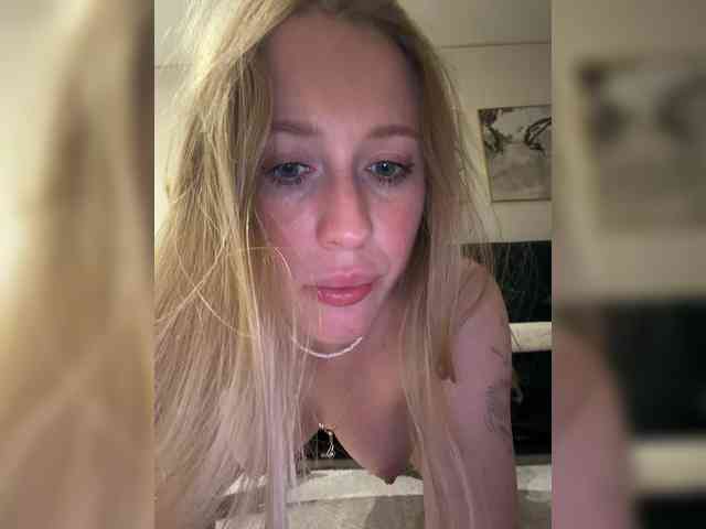 Likachkaa bongacams live cam model