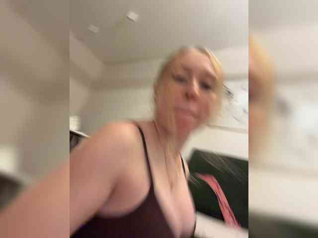 Likachkaa bongacams live cam model
